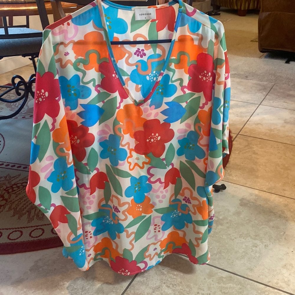 Adrienne OVERSIZED Flowy Bright/Colorful Lightweight Ladies V-Neck Tunic - Sz M
